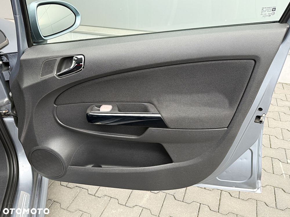 Opel Corsa 1.6 Turbo GSi - 32