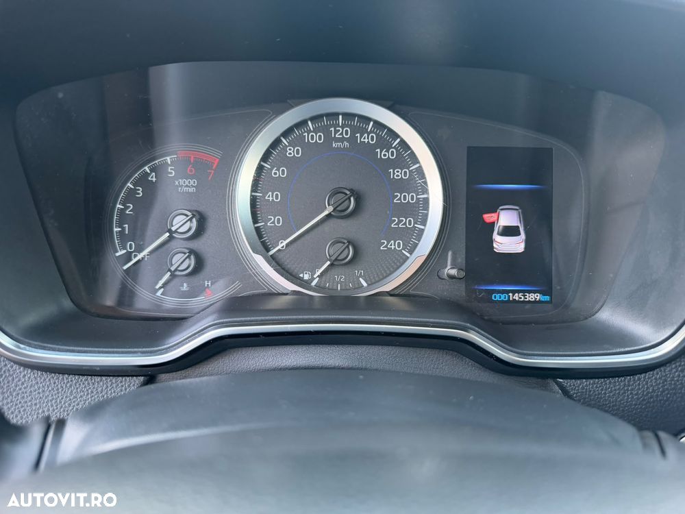 Toyota Corolla 1.8 HSD Business - 18