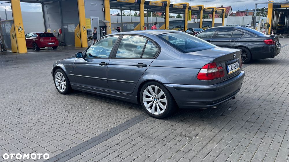BMW Seria 3 320d - 10
