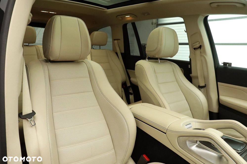 Mercedes-Benz GLS - 15