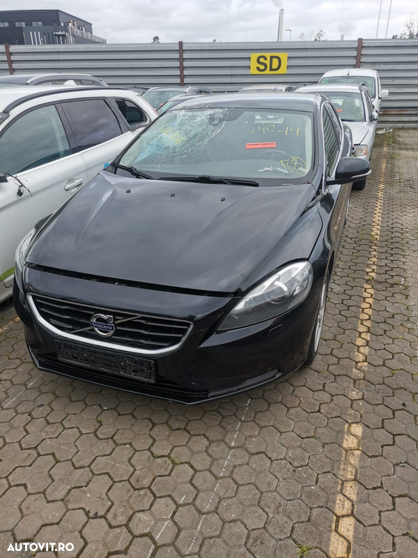 Dezmembram volvo v40 1.6 diesel 2013 Euro 5