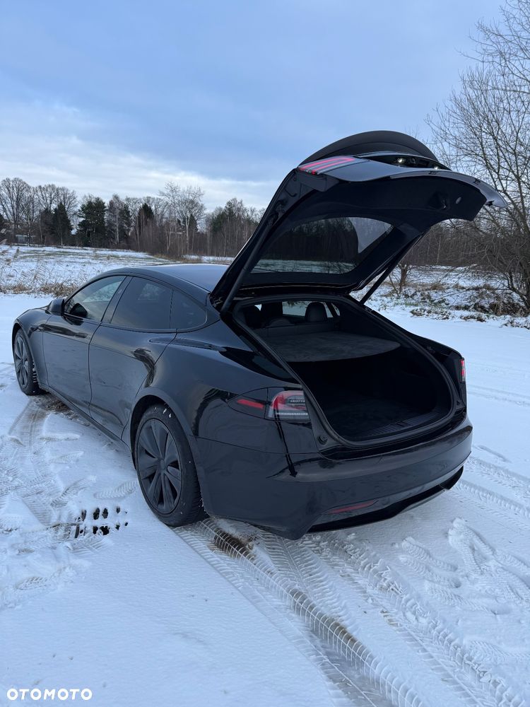 Tesla Model S - 23