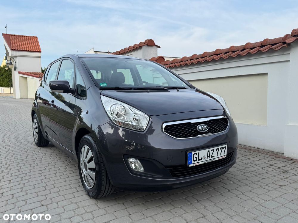 Kia Venga - 35