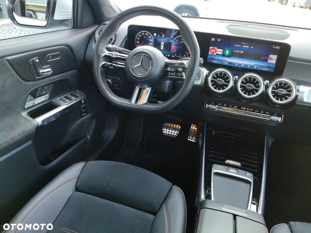 Mercedes-Benz GLB 200 d AMG Line 8G-DCT - 16