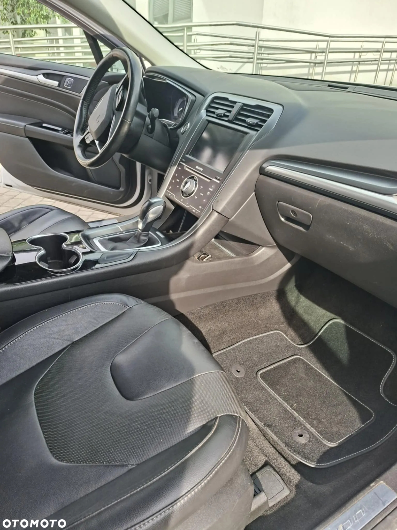 Ford Mondeo 2.0 EcoBoost Titanium - 8
