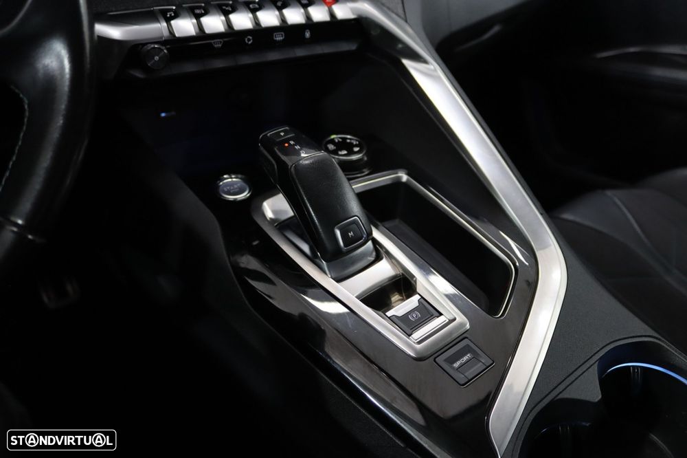 Peugeot 3008 PureTech 130 Stop & Start GPF EAT8 Crossway - 15