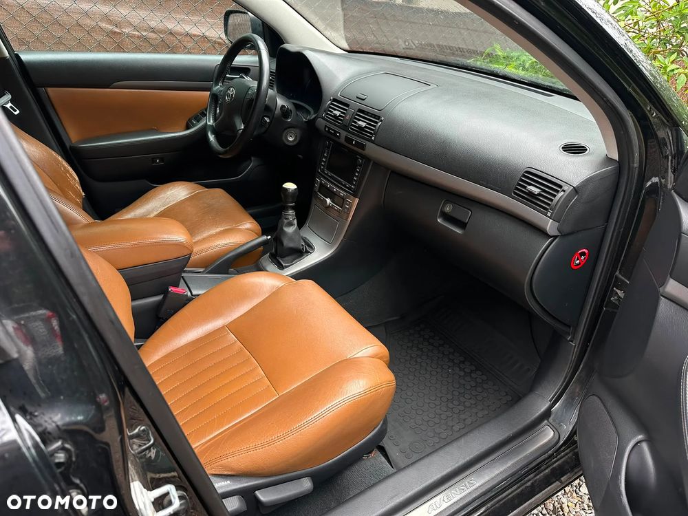 Toyota Avensis - 29