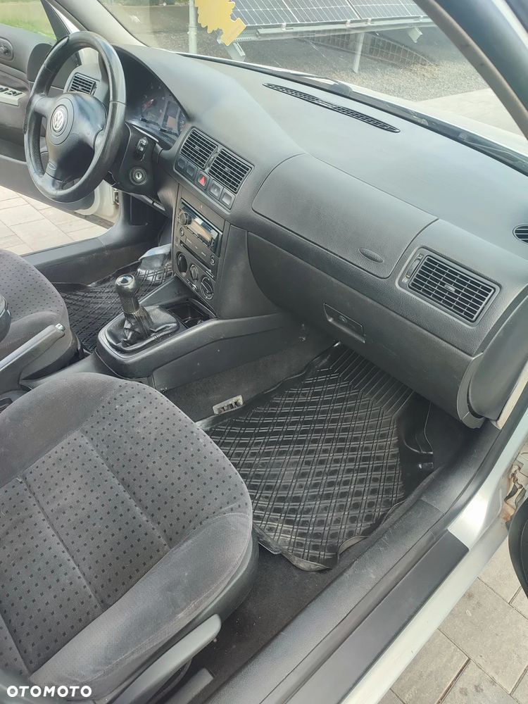 Volkswagen Golf 1.9 TDI Comfortline - 9