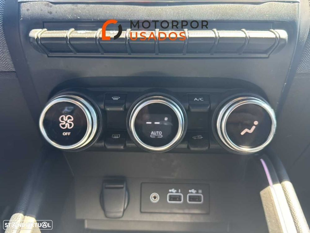 Renault Clio 1.0 TCe Techno — fotografia 12