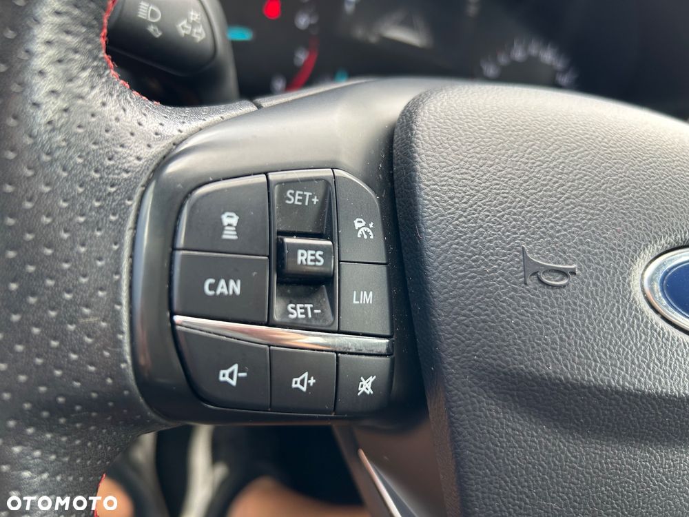 Ford Focus 1.0 EcoBoost ST-Line - 28