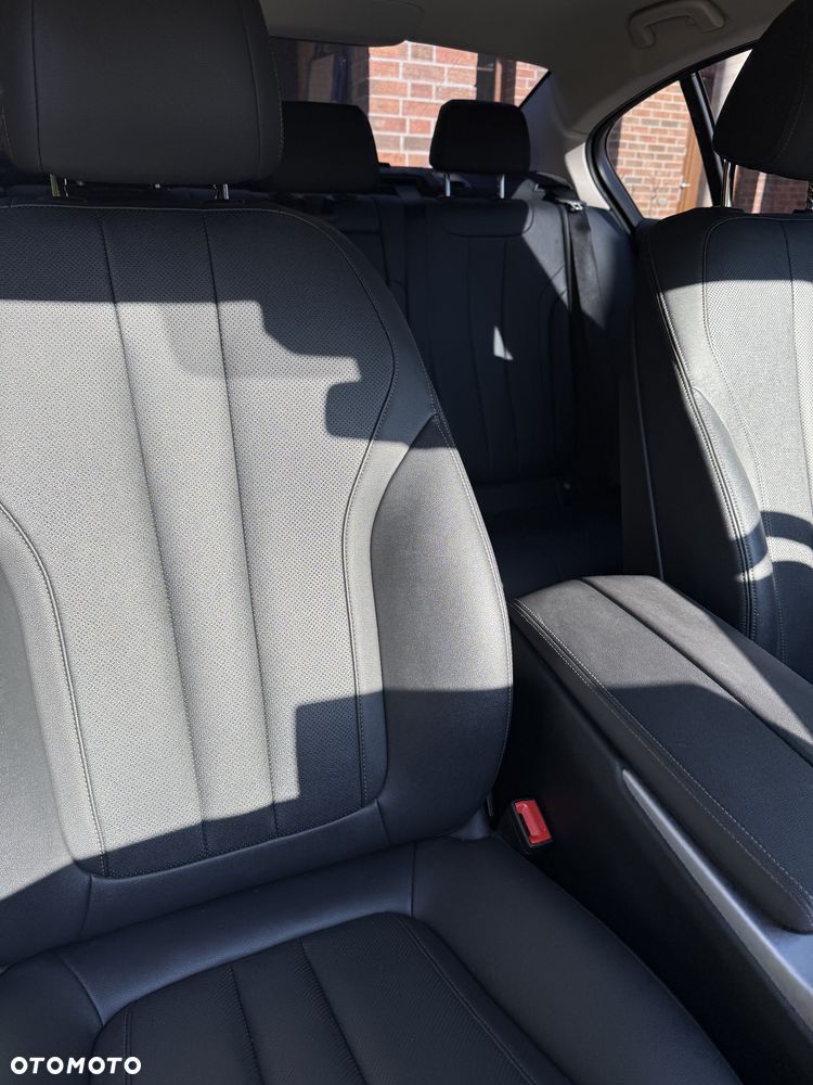 BMW Seria 5 518d - 26