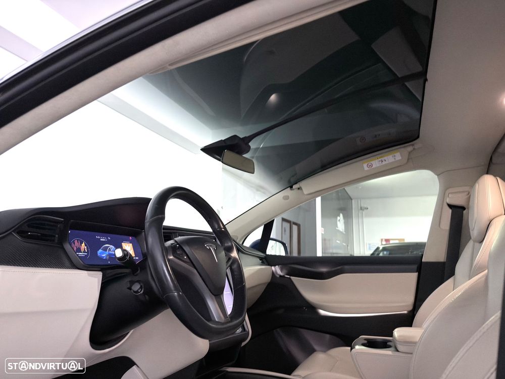 Tesla Model X 100D - 24