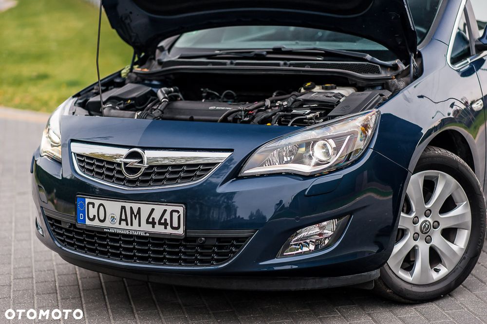 Opel Astra 1.6 T Cosmo - 8