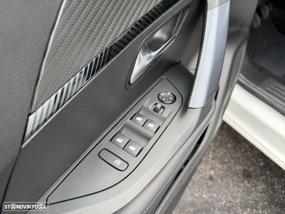 Peugeot 2008 1.2 PureTech Allure - 28