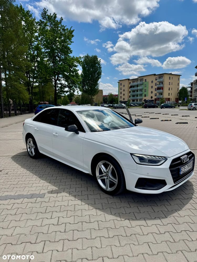 Audi A4 Limousine 40 TFSI S tronic - 4