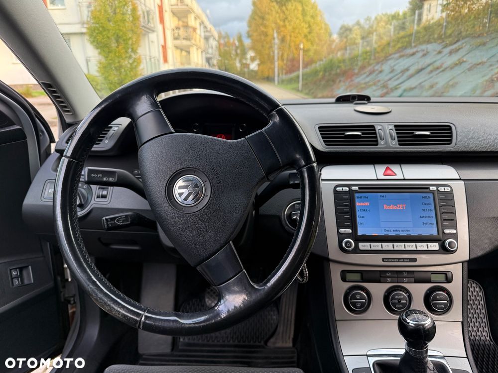 Volkswagen Passat 2.0 TDI DPF Comfortline - 11