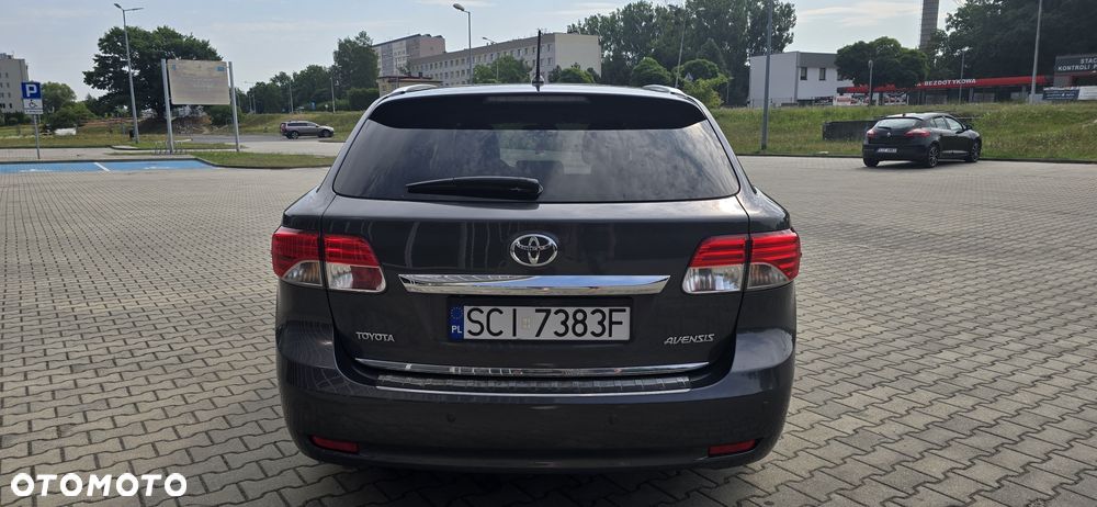 Toyota Avensis - 5