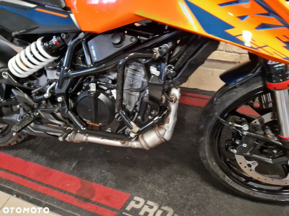 KTM Duke 125 - 28
