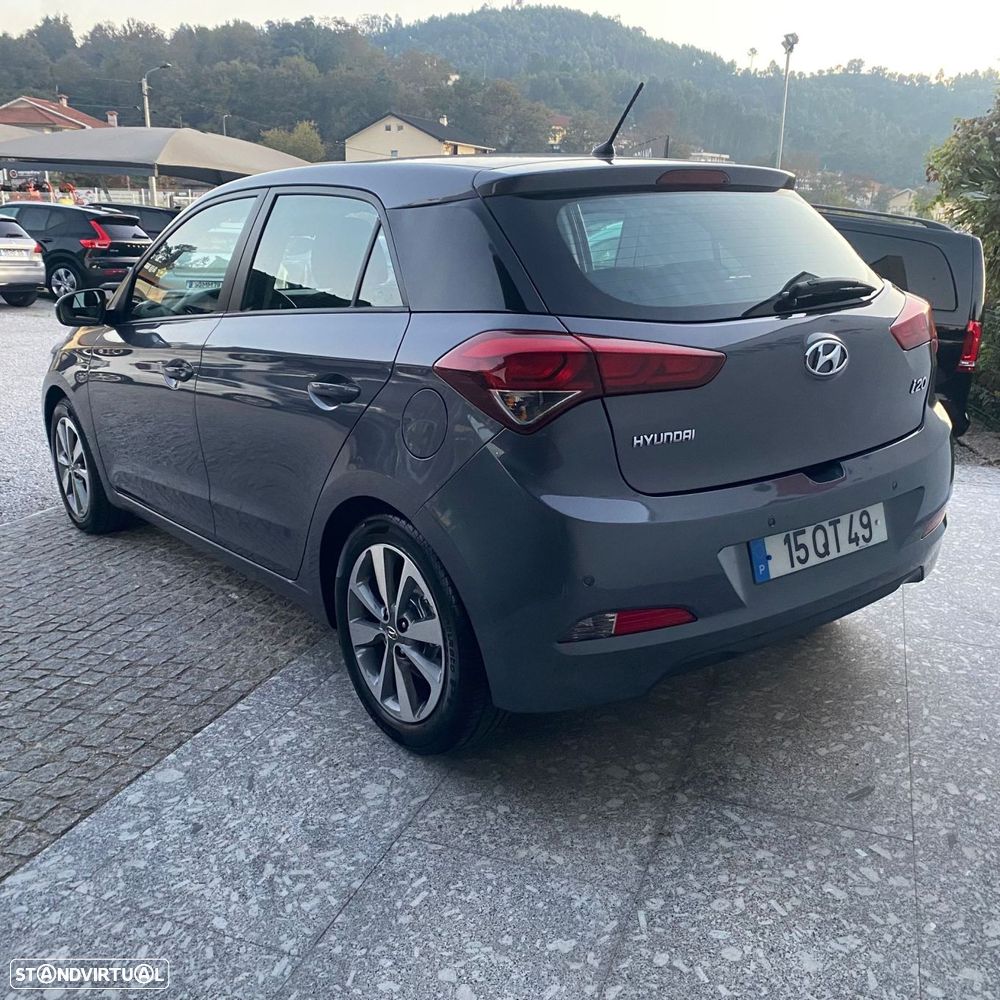 Hyundai i20 1.4 Comfort+P.Look+JLL16 AT - 3