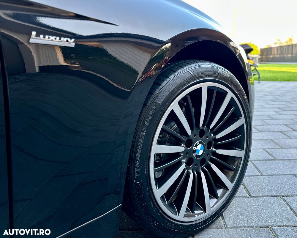 BMW Seria 3 320d Aut. Luxury Line - 35