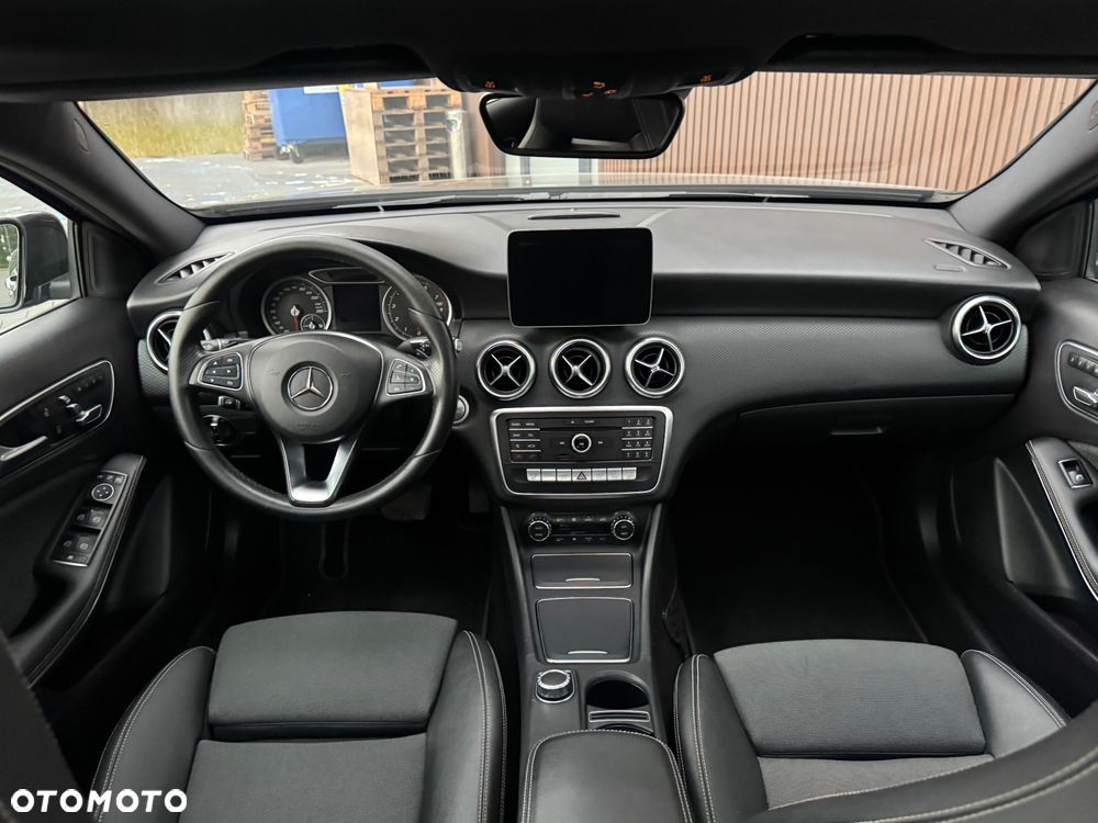Mercedes-Benz Klasa A 250 4Matic 7G-DCT AMG Line - 21