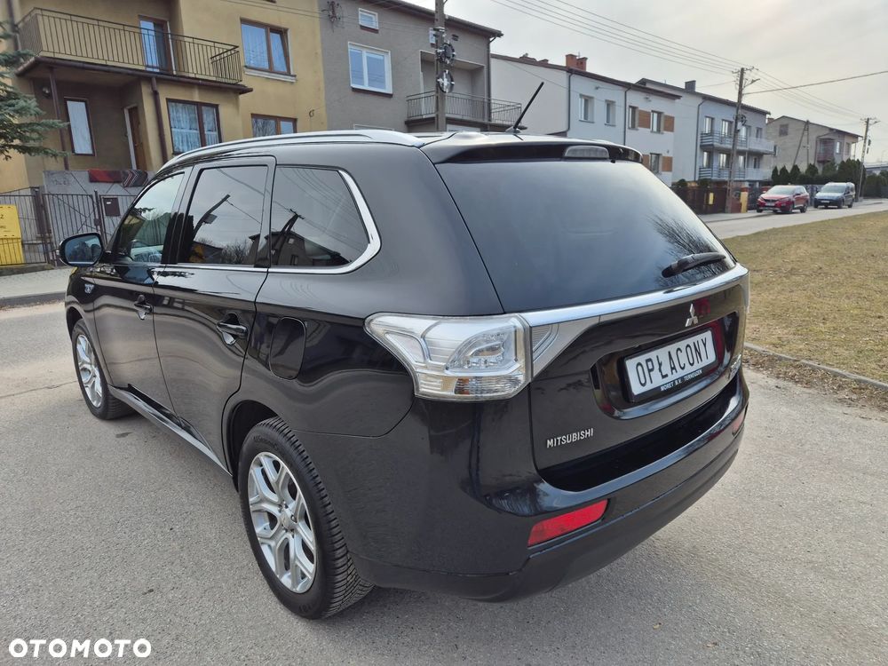 Mitsubishi Outlander - 16