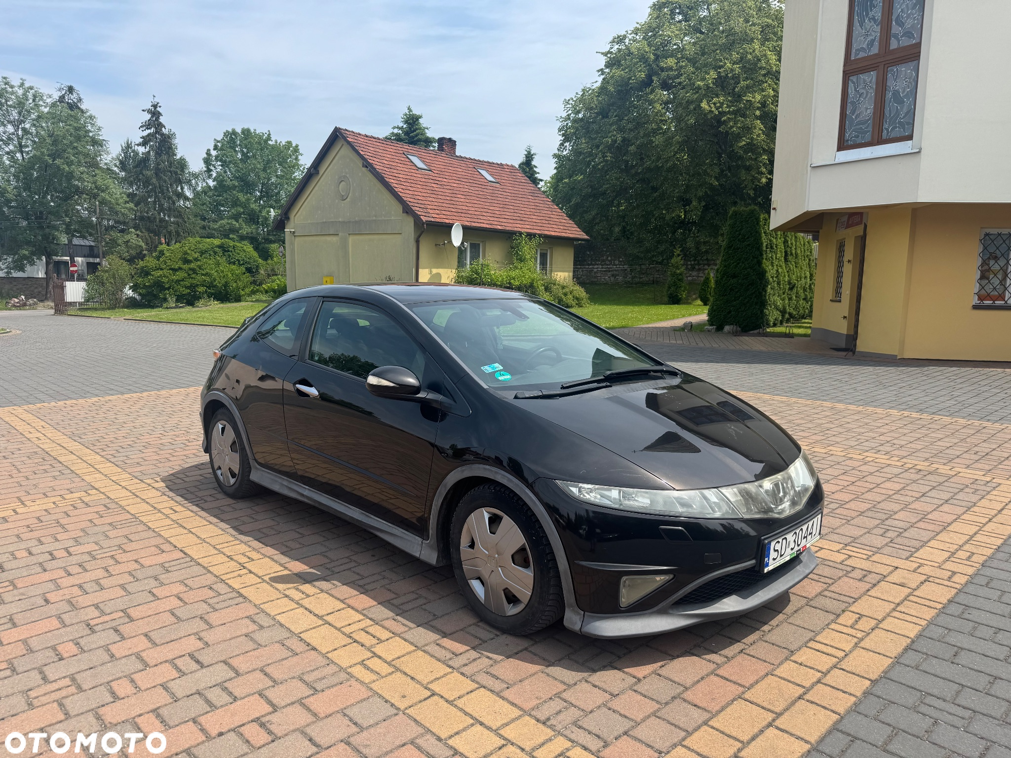 Honda Civic 1.8 LX Coupe - 3