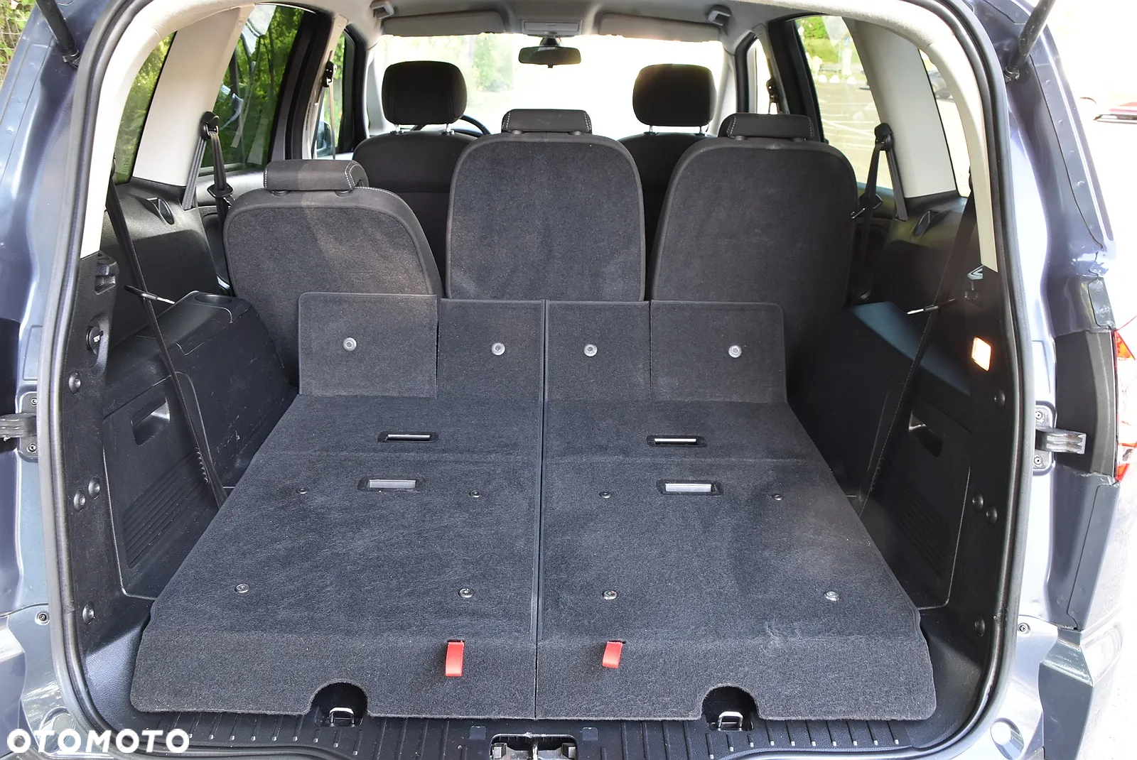 Ford S-Max - 17