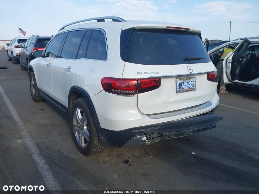 Mercedes-Benz GLB 250 8G-DCT Progressive - 4