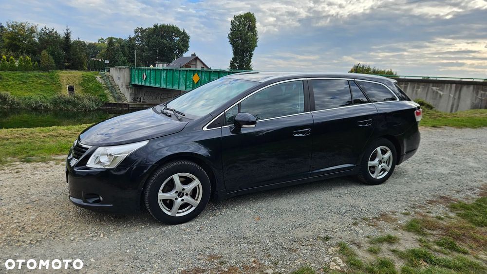 Toyota Avensis 2011 photo 3