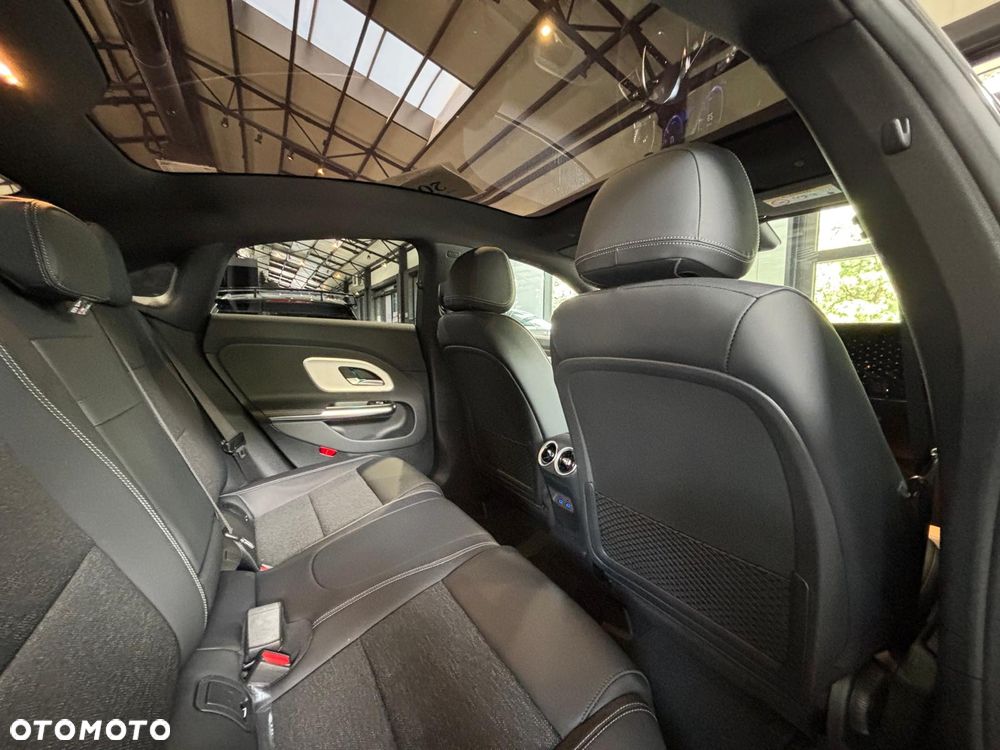 Mercedes-Benz CLA 200 mHEV 8G-DCT - 9
