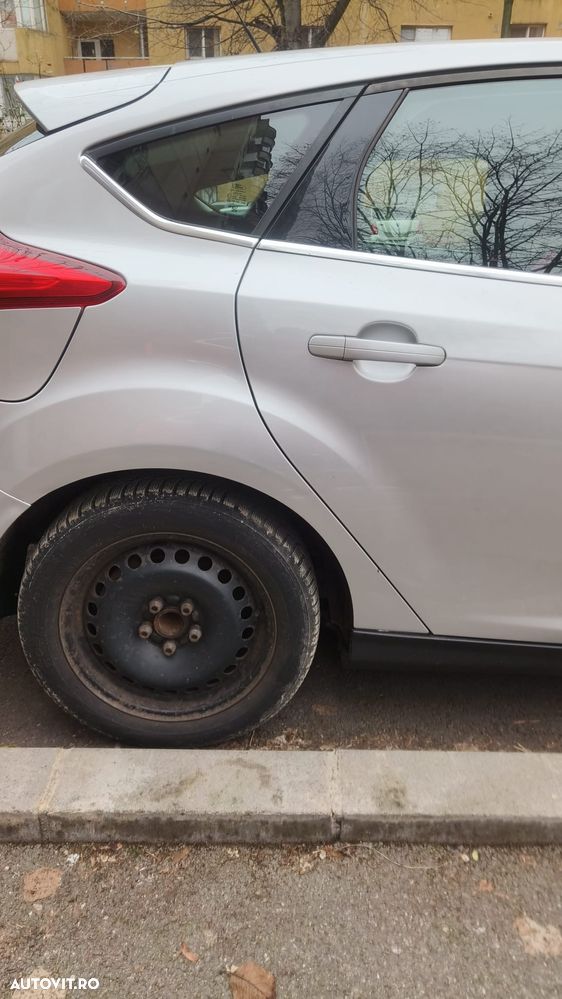 Ford Focus 1.6 TDCI DPF Titanium - 11