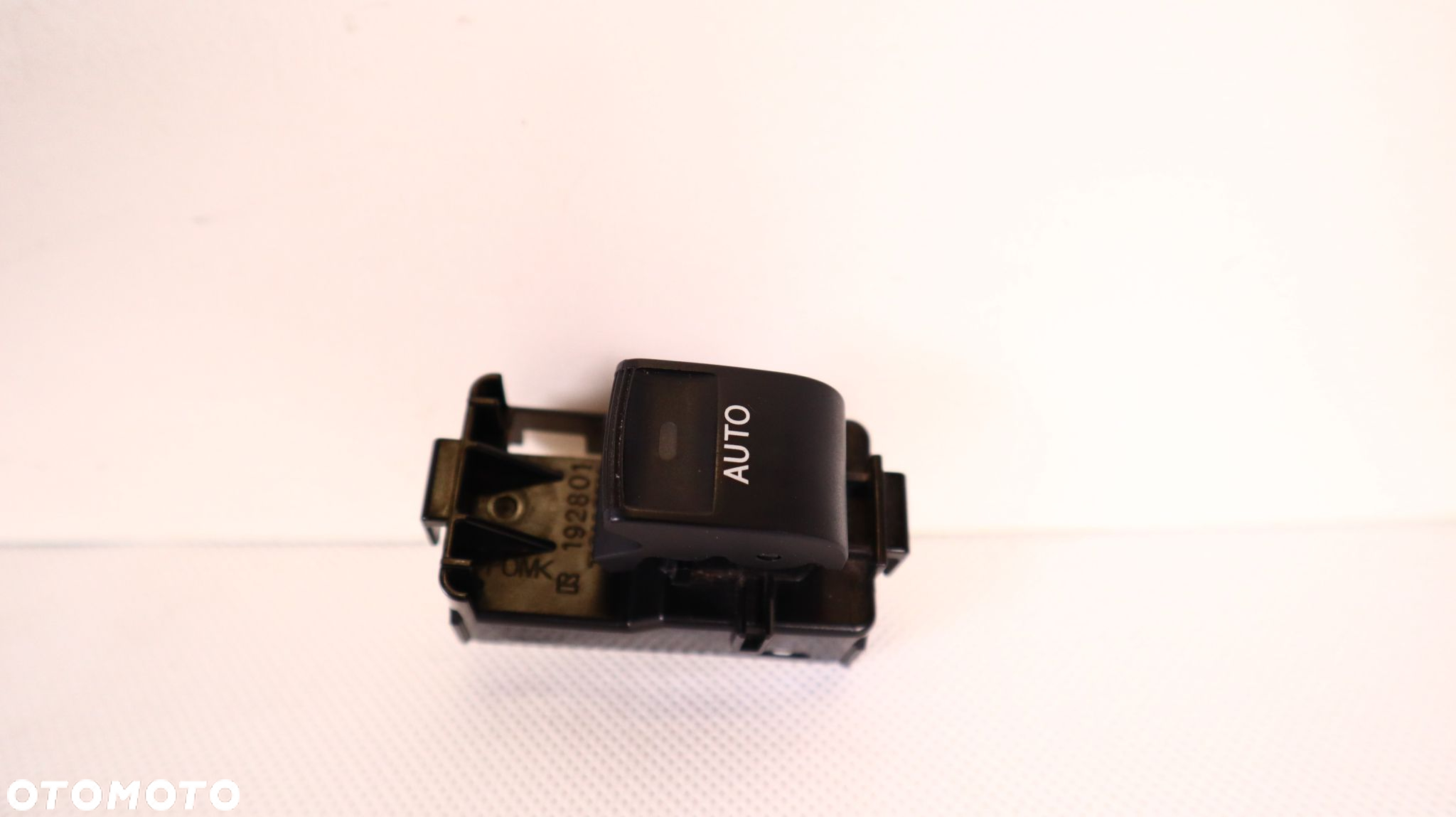 TOYOTA LAND CRUISER 200 PRZYCISK SZYB 872-4U25 - 2