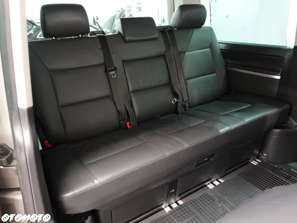 Volkswagen Multivan - 24