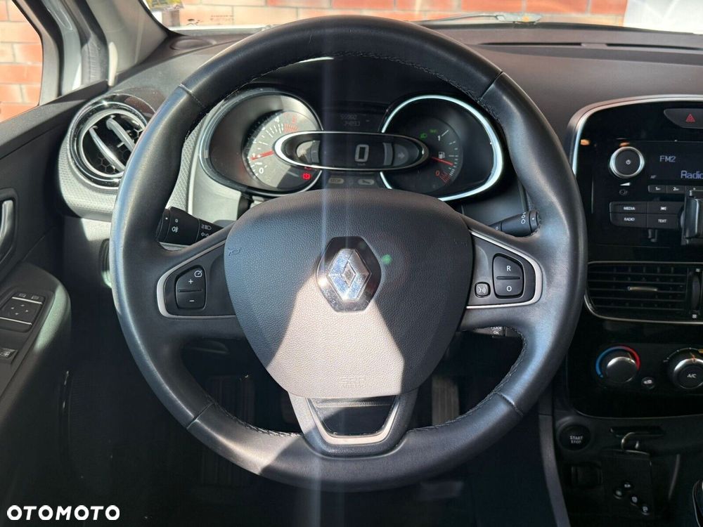 Renault Clio - 16