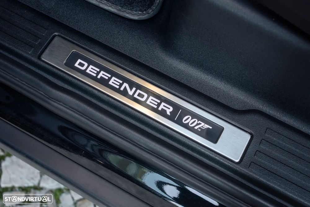 Land Rover Defender - 14