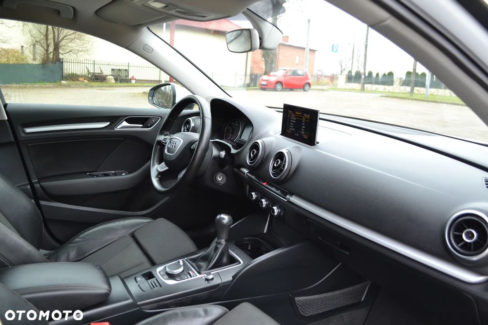 Audi A3 Sportback 1.6 TDI (clean diesel) S line Sportpaket - 24