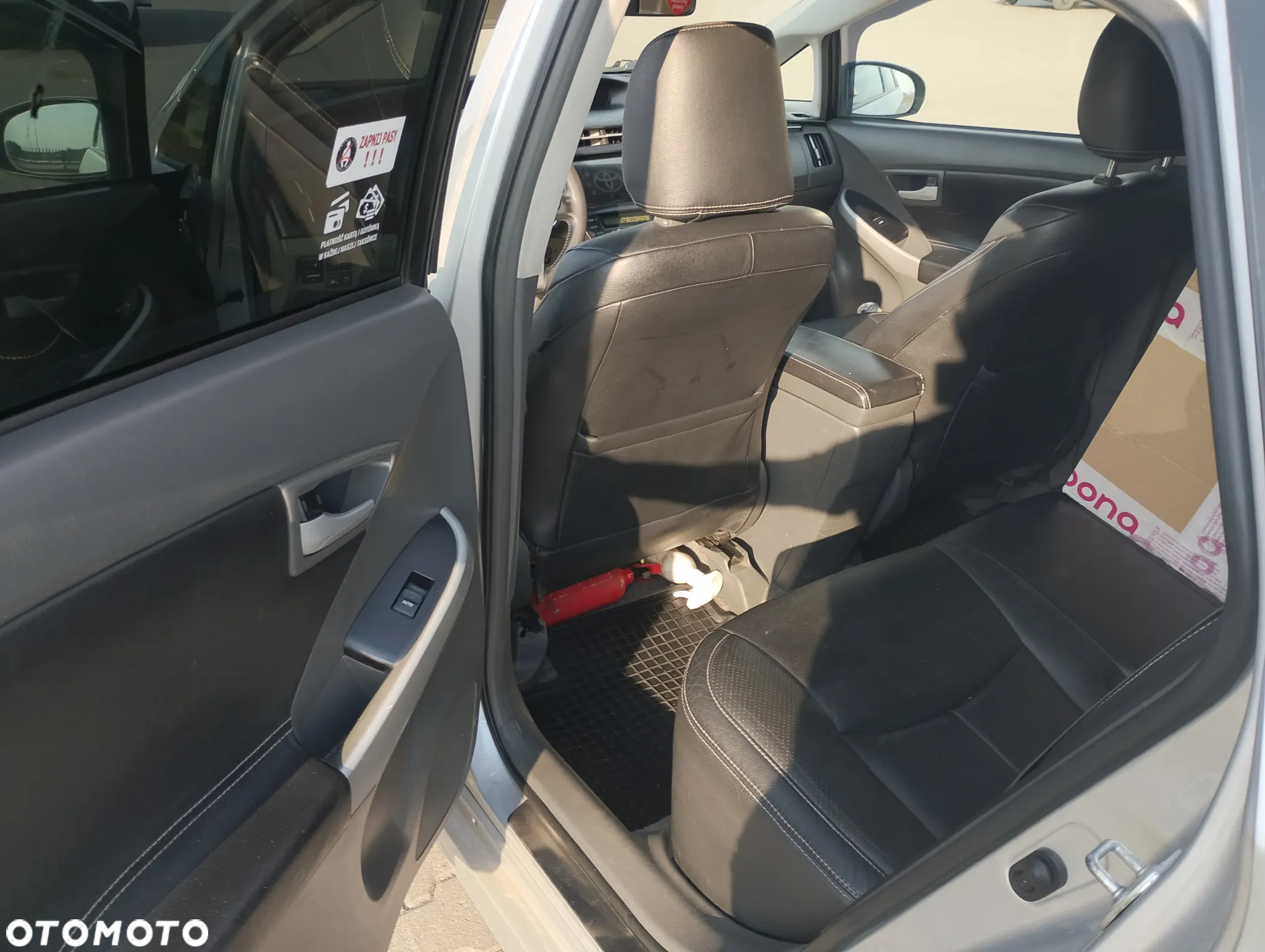 Toyota Prius 1.8 HSD Sol - 15
