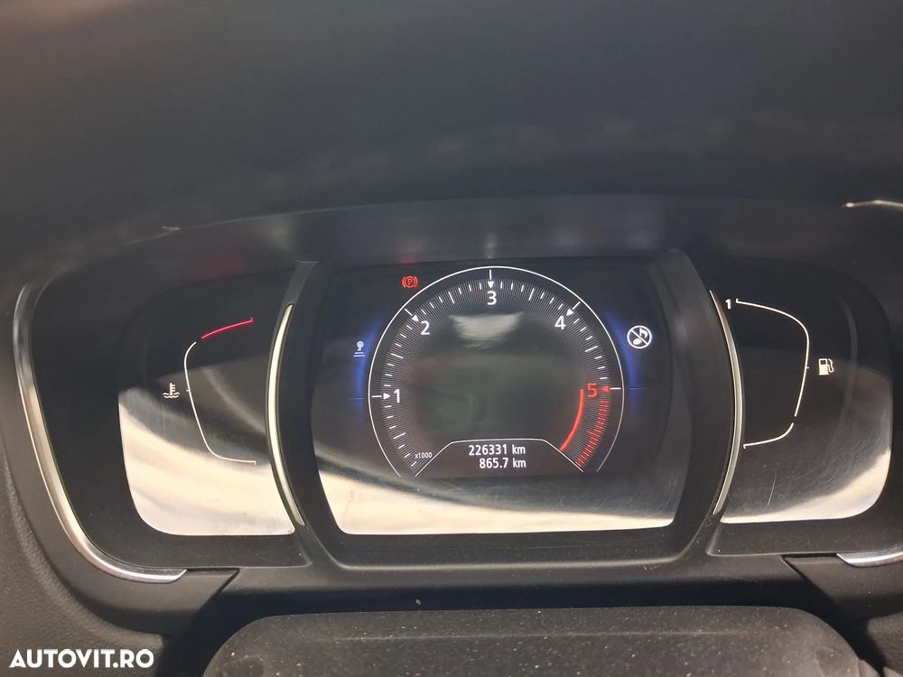 Renault Grand Scenic BLUE dCi 120 BUSINESS EDITION - 8
