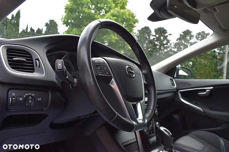 Volvo V40 T2 Geartronic Summum - 11