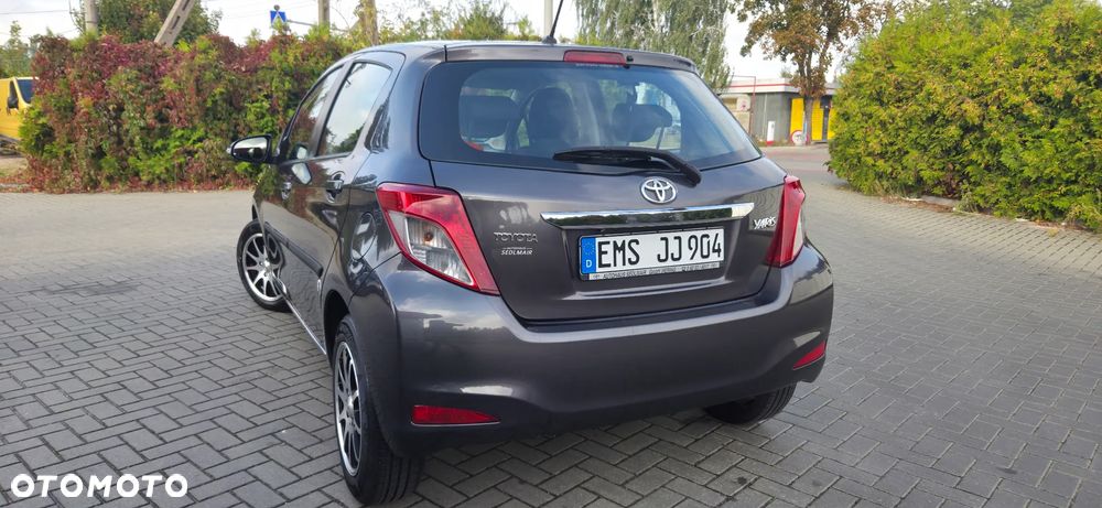 Toyota Yaris 1.33 Dynamic - 10