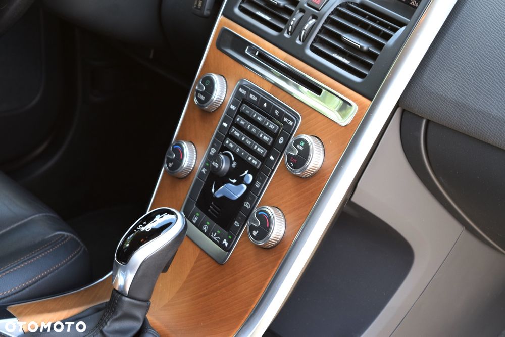 Volvo XC 60 D4 Geartronic Momentum Pro - 15