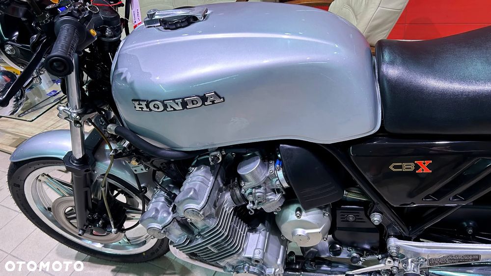 Honda CBX - 10