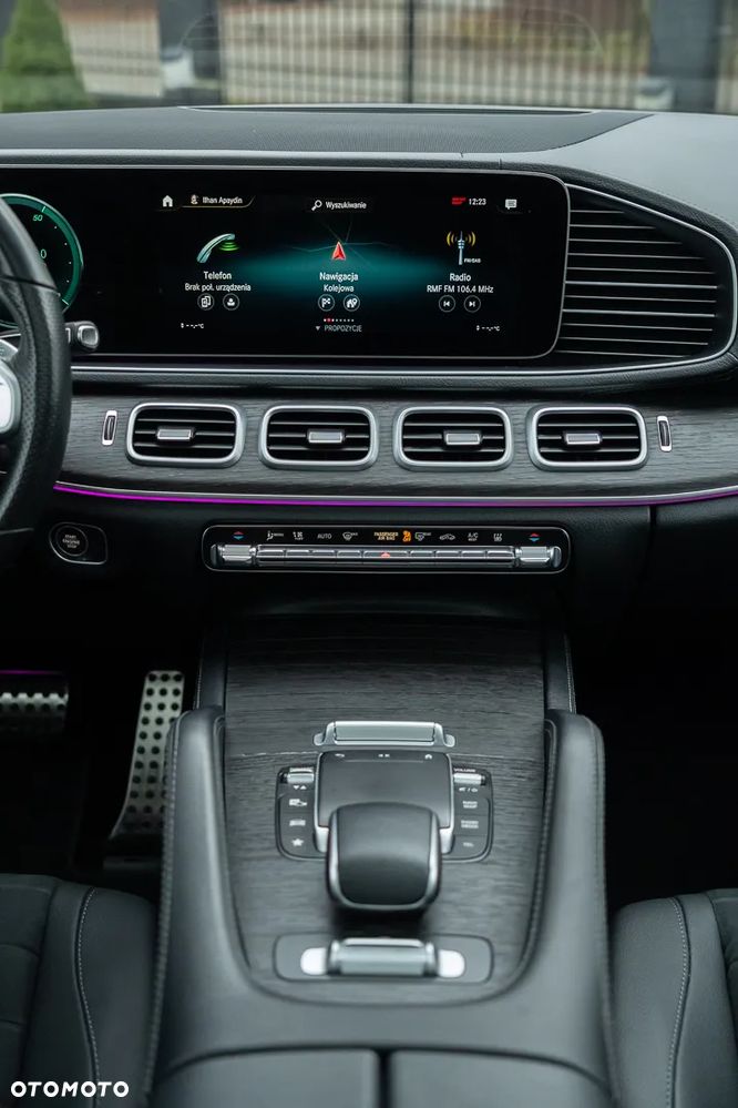 Mercedes-Benz GLE 350 e 4Matic 9G-TRONIC AMG Line - 34