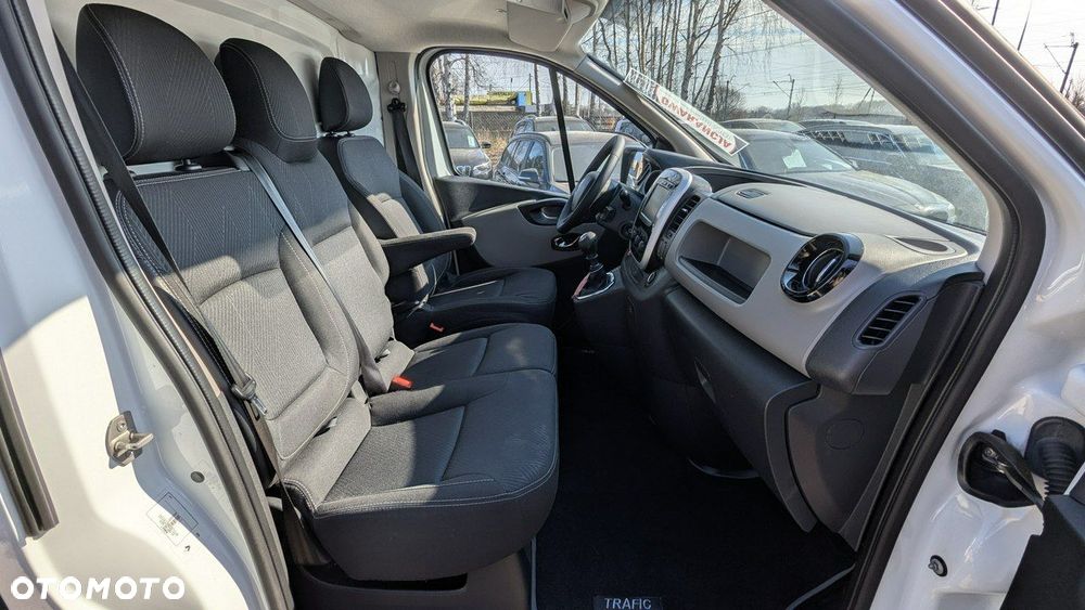 Renault Trafic - 16