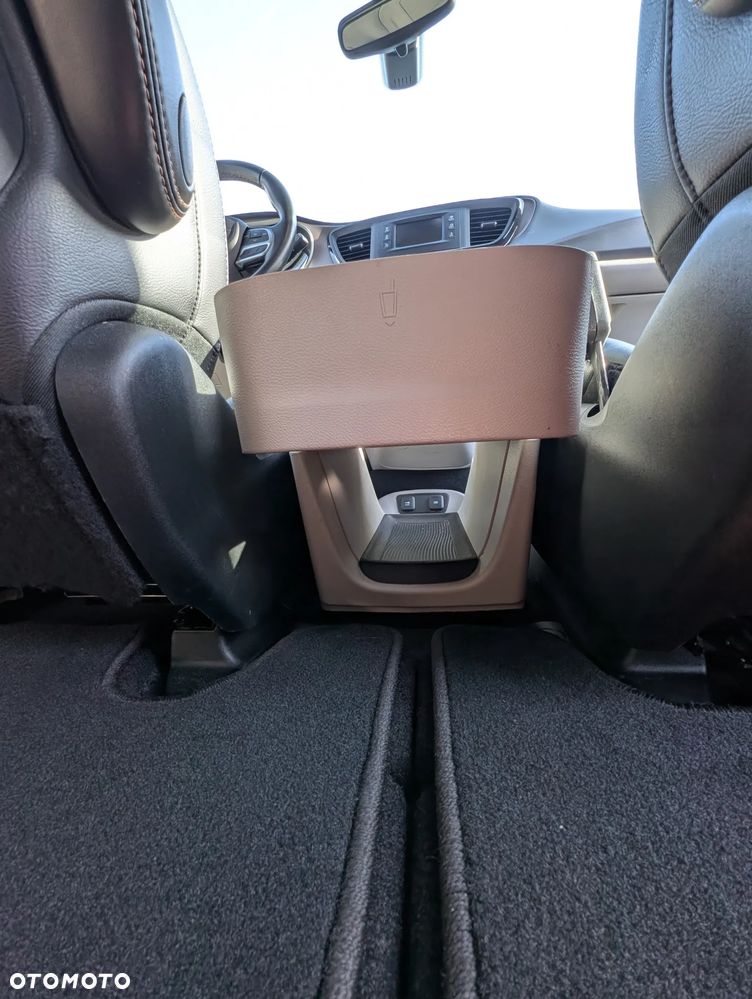 Chrysler Pacifica - 18