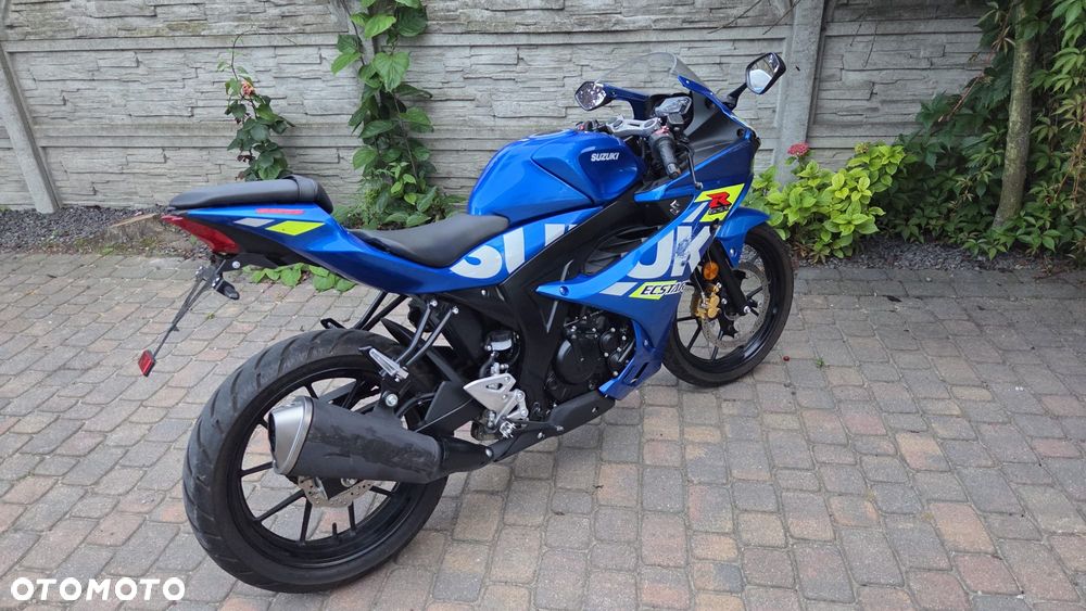 Suzuki GSX-R - 6