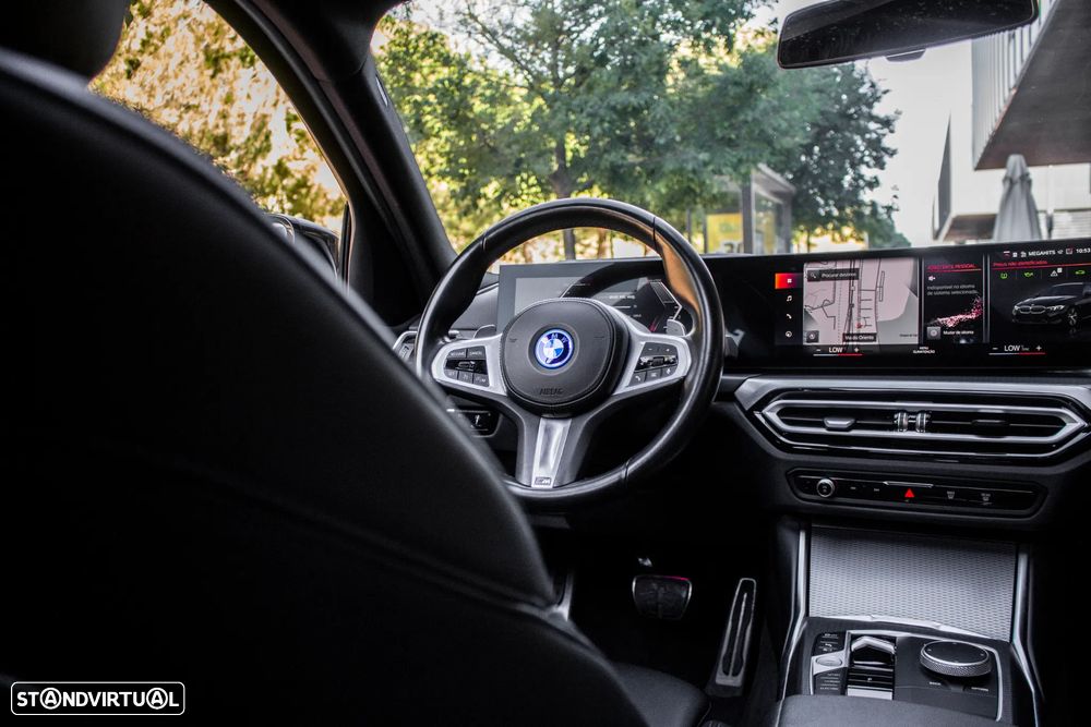 BMW 320 e Pack M Auto - 35