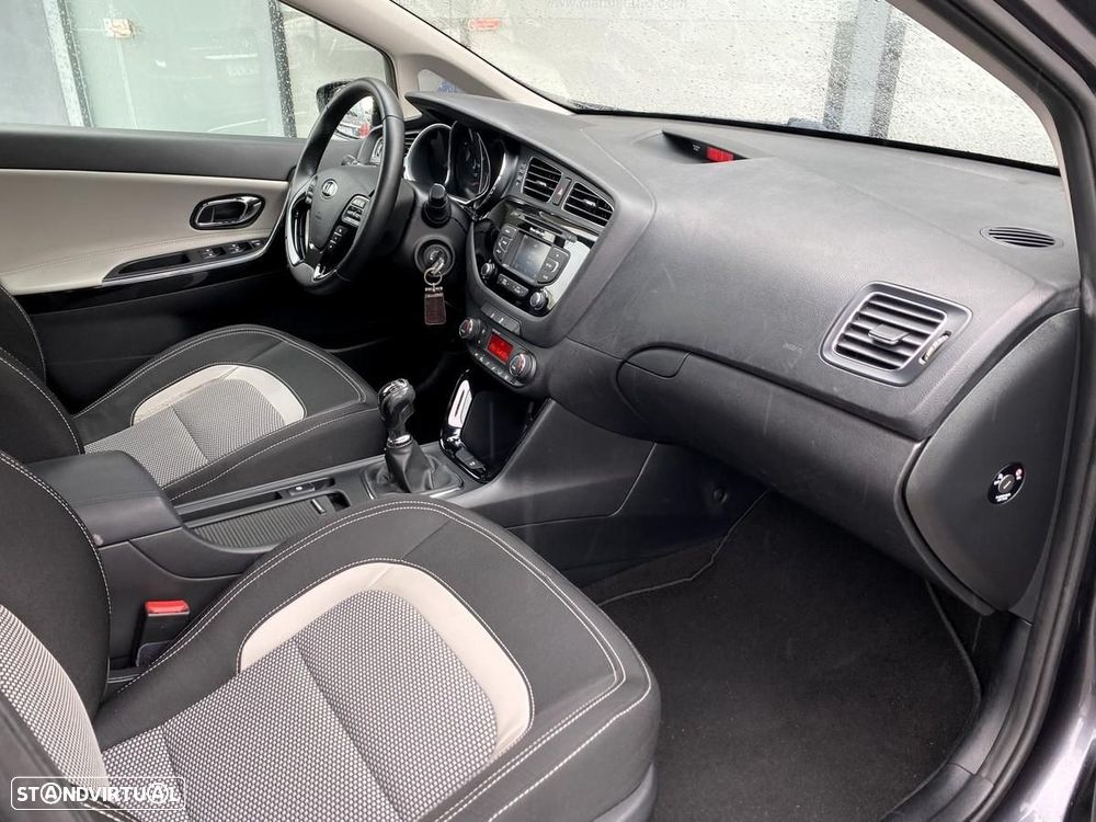 Kia Ceed SW 1.6 CRDi TX Sport - 10