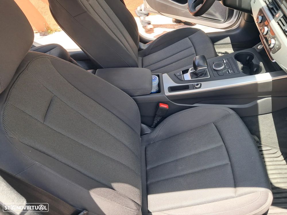 Audi A4 Avant 40 TDI S tronic - 16